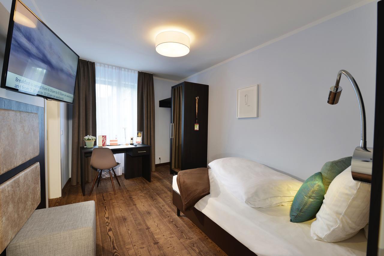 Uhu Gaestehaus Superior ケルン エクステリア 写真