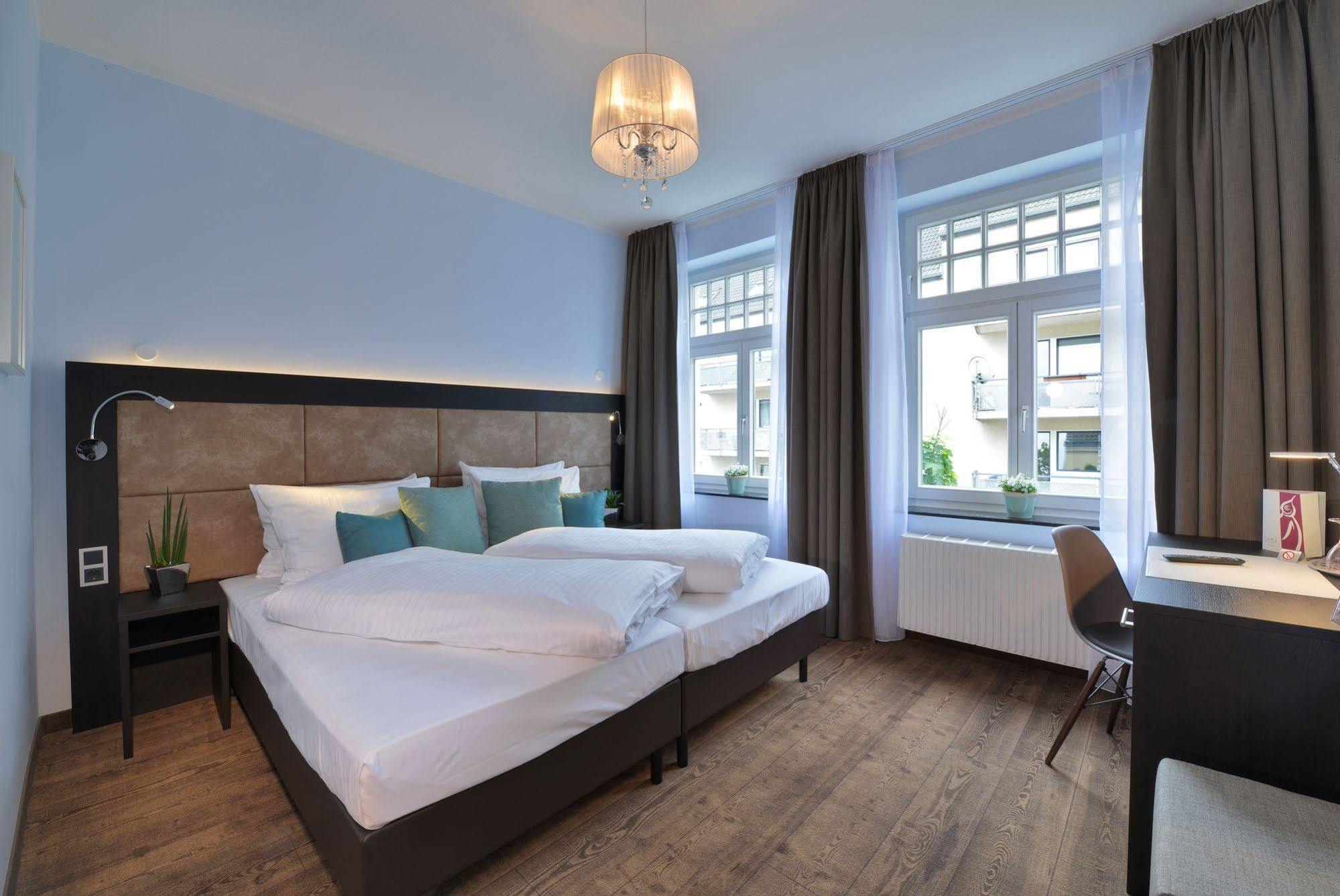 Uhu Gaestehaus Superior ケルン エクステリア 写真