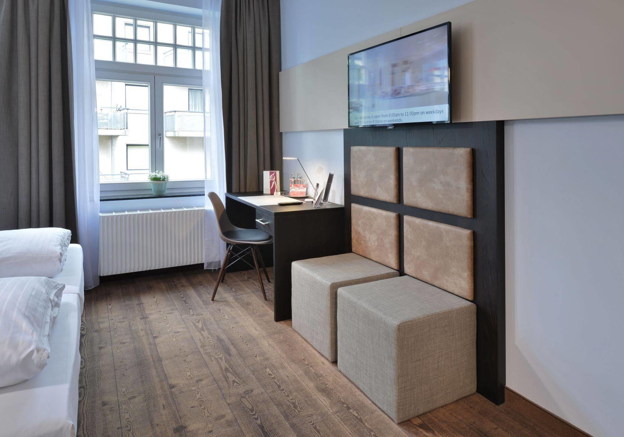 Uhu Gaestehaus Superior ケルン エクステリア 写真
