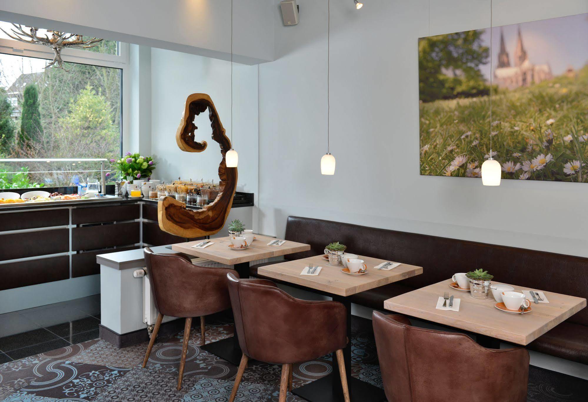 Uhu Gaestehaus Superior ケルン エクステリア 写真