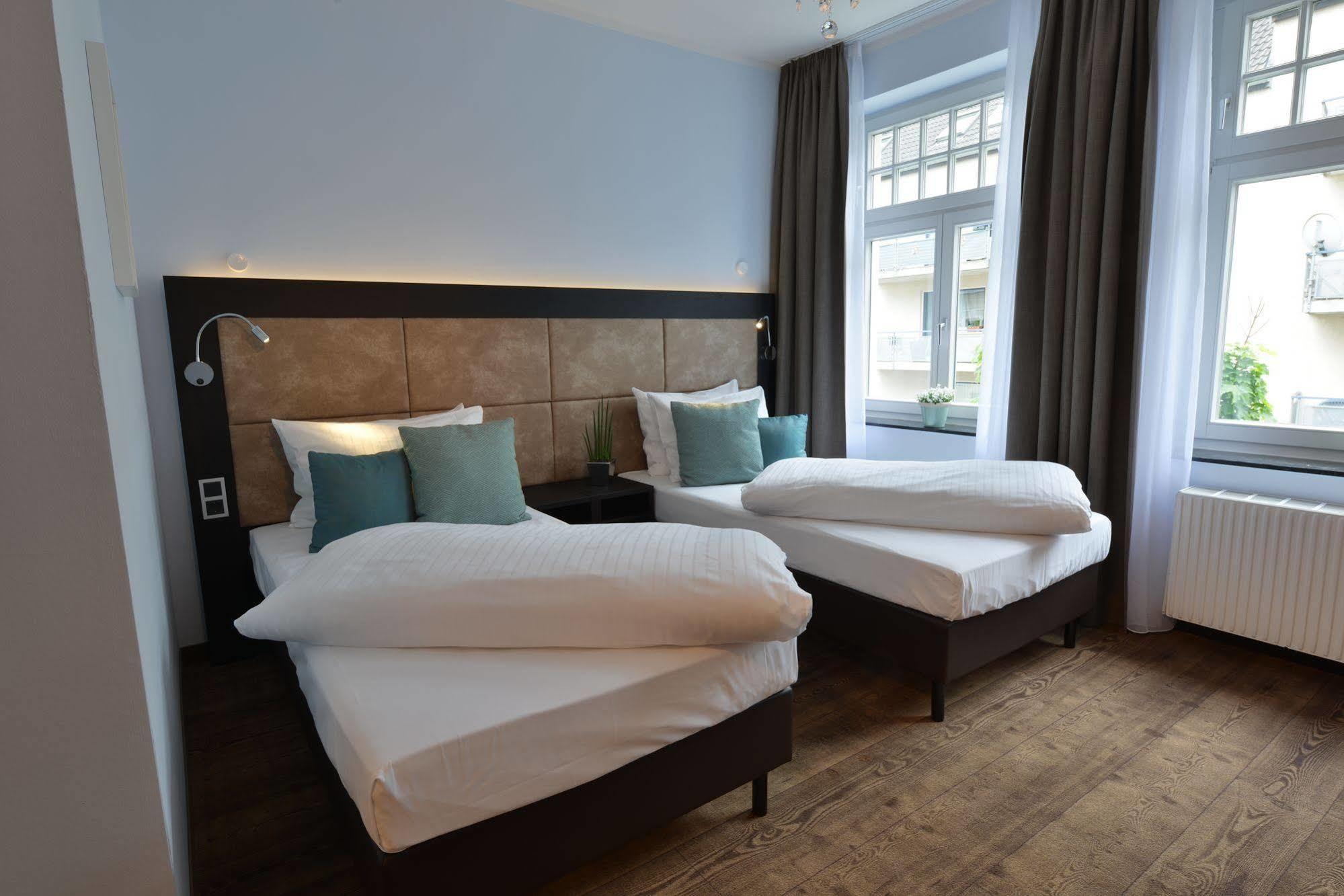 Uhu Gaestehaus Superior ケルン エクステリア 写真