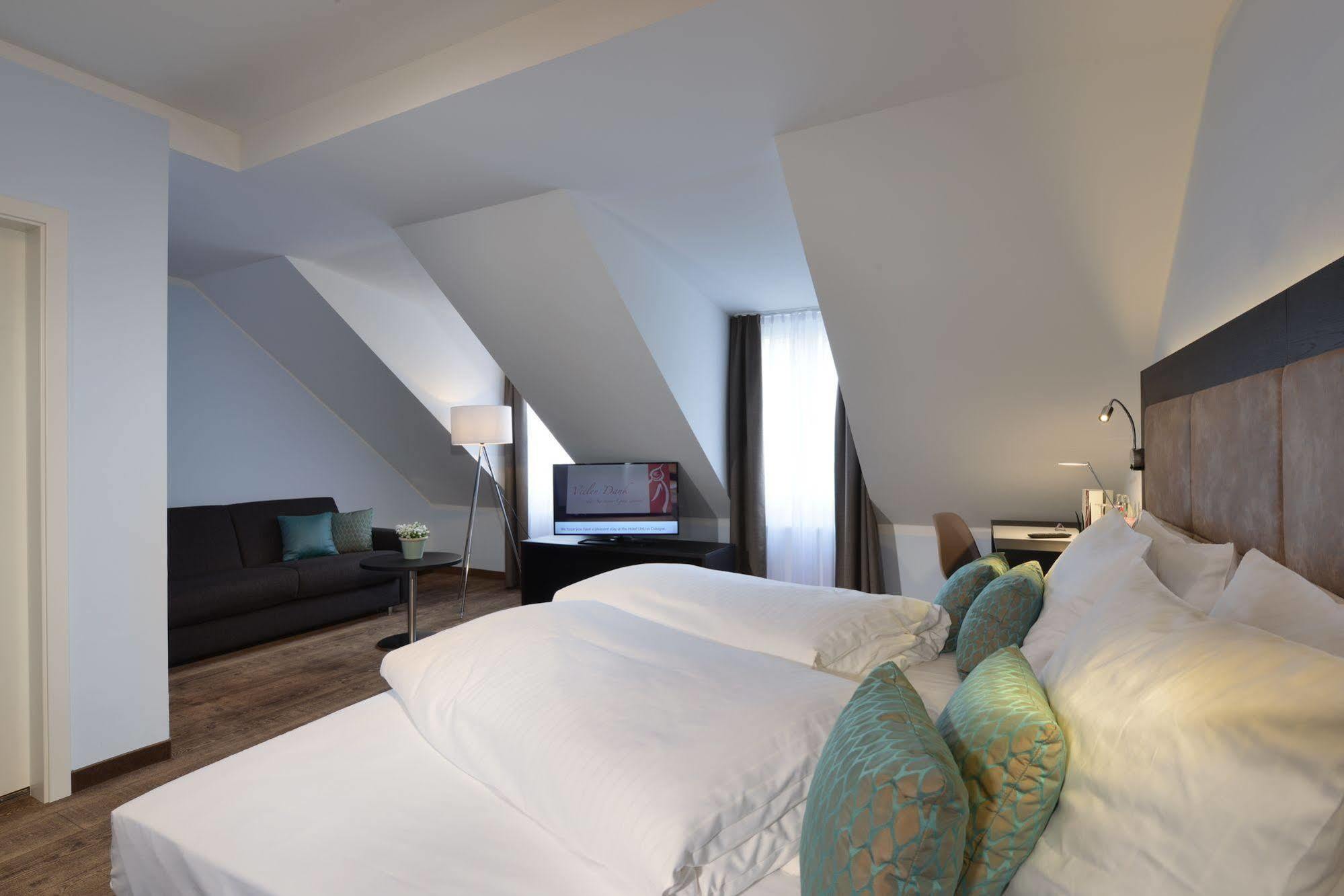 Uhu Gaestehaus Superior ケルン エクステリア 写真